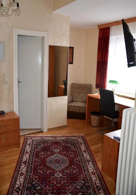 ***  Hotel Waldersee Hannover Almanya